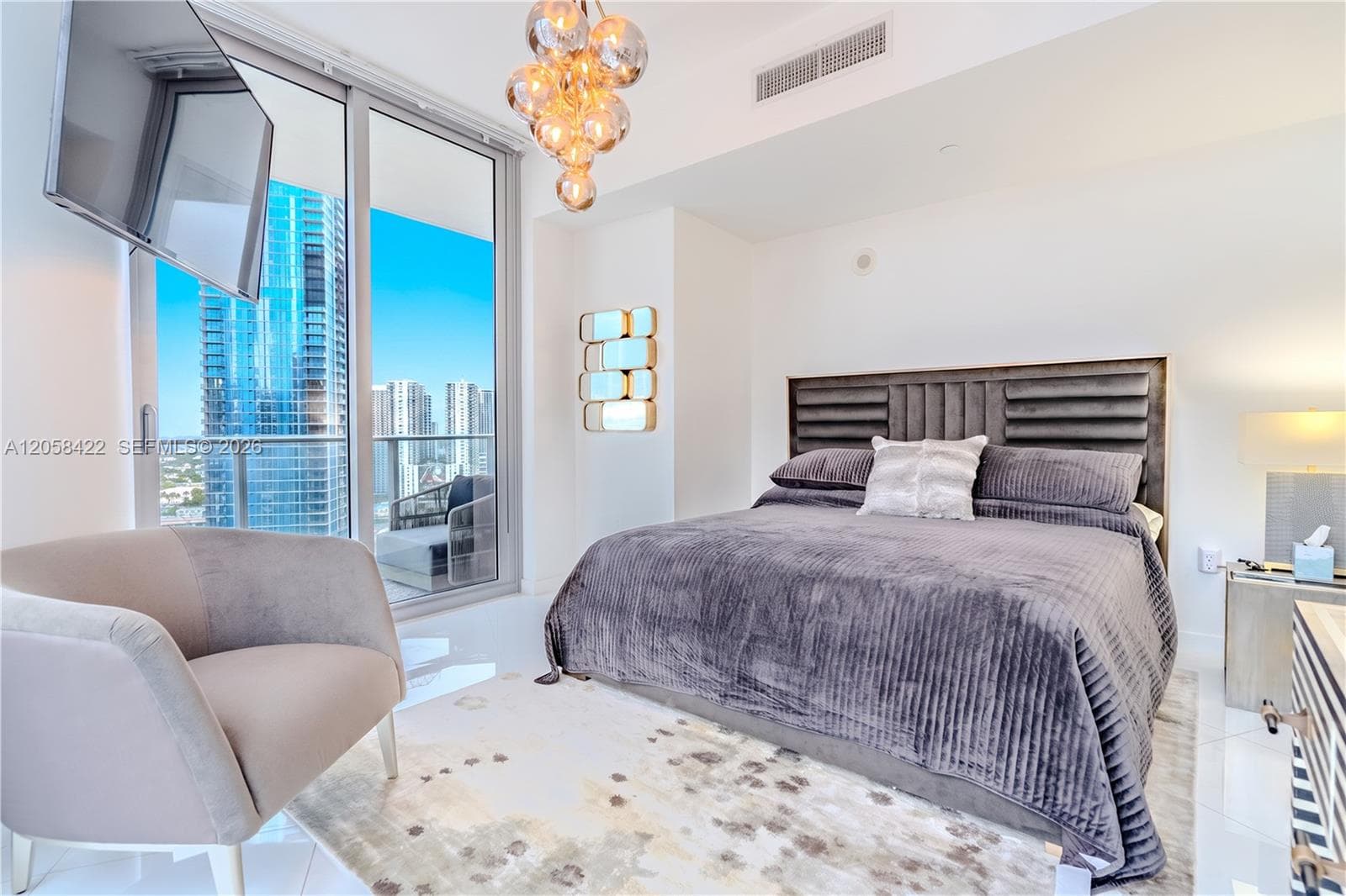 851 NE 1st Ave # 1802, Miami FL 33132 photo 2