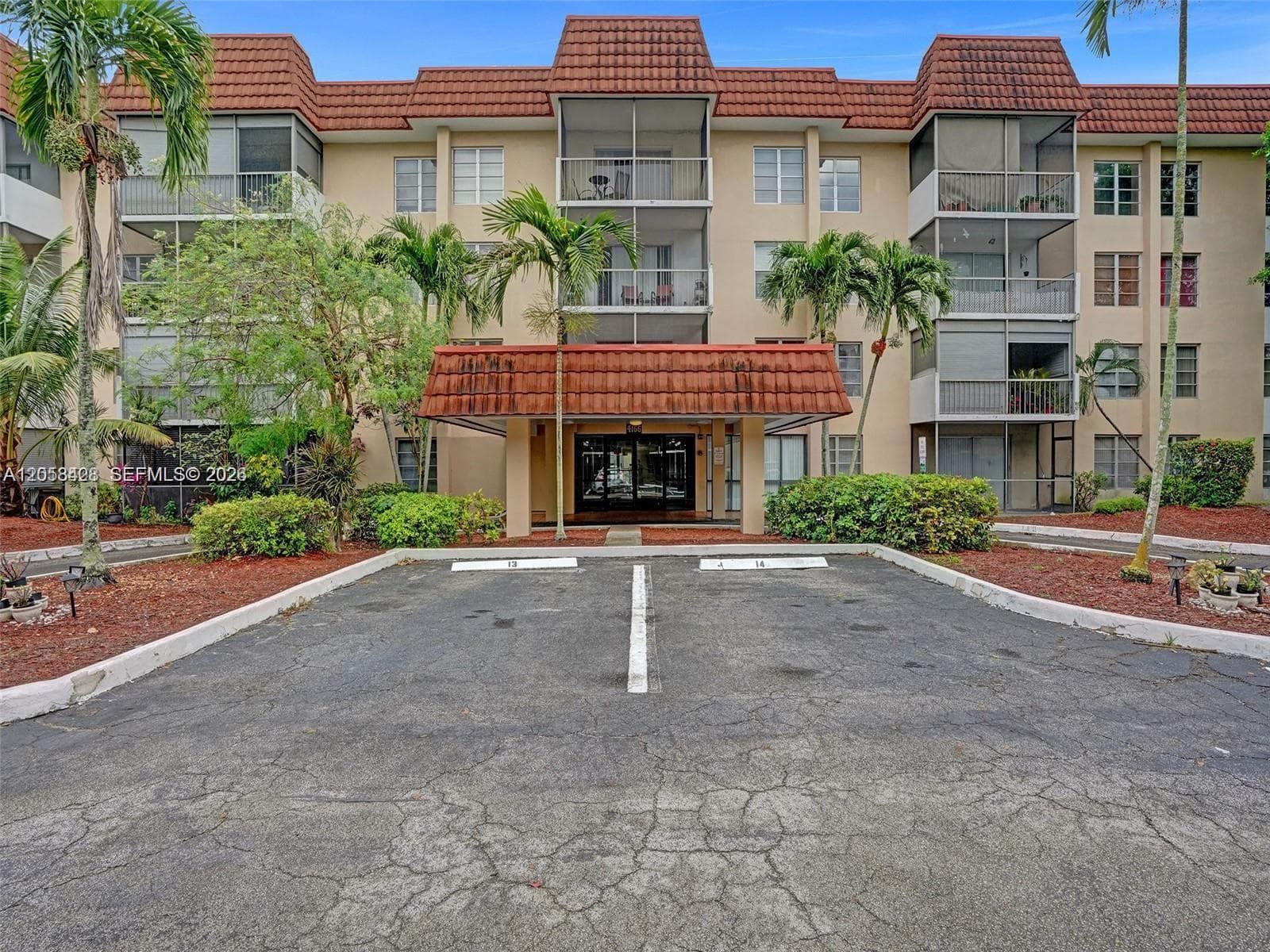 4166 Inverrary Dr # 403, Lauderhill FL 33319