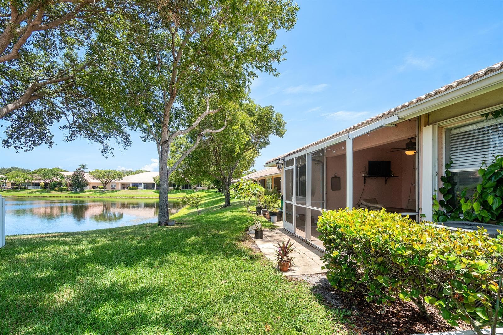 2473 S CORAL TRACE Circle, Delray Beach FL 33445 photo 4
