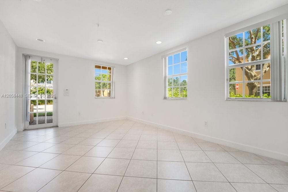 480 SW 147th Ave # 4616, Pembroke Pines FL 33027 photo 4