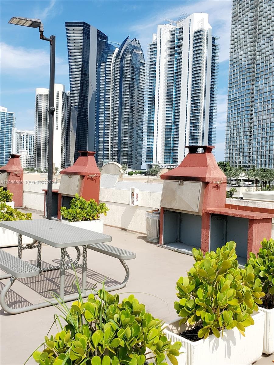 17021 N Bay Rd # 618, Sunny Isles Beach FL 33160
