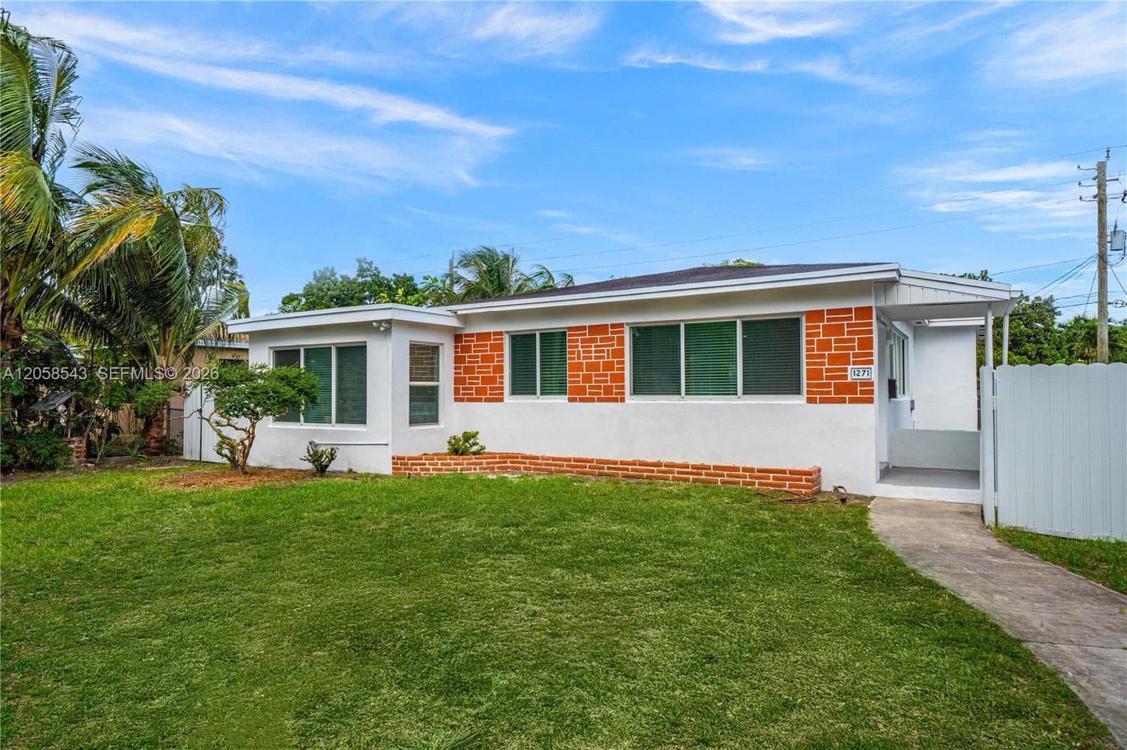 1271 NE 159th St, North Miami Beach FL 33162 photo 2