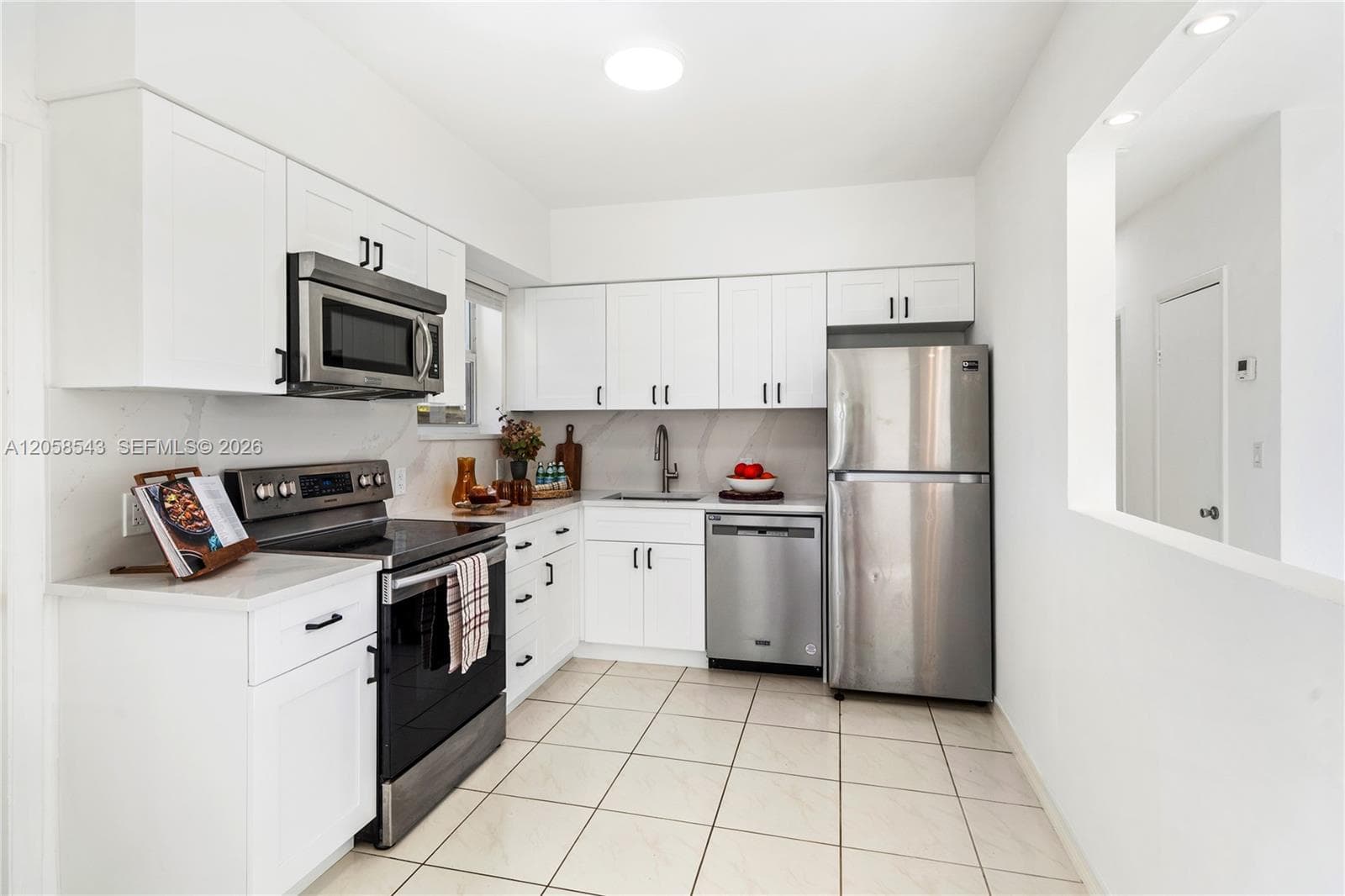 1271 NE 159th St, North Miami Beach FL 33162 photo 3