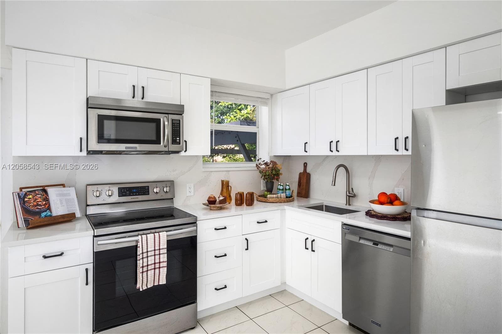 1271 NE 159th St, North Miami Beach FL 33162