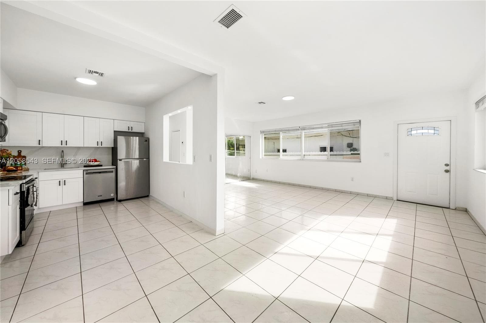 1271 NE 159th St, North Miami Beach FL 33162 photo 4