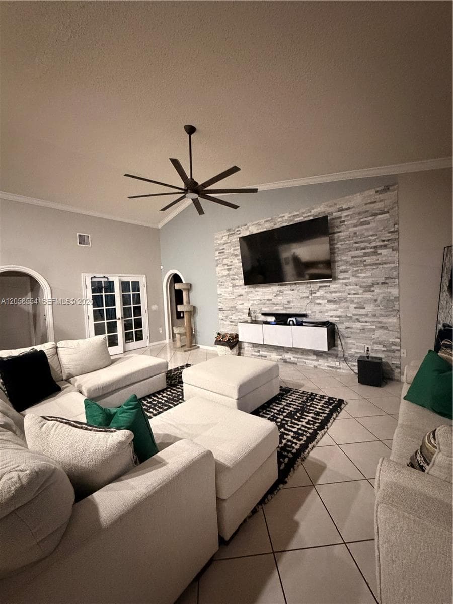 19450 NW 7th St, Pembroke Pines FL 33029 photo 3