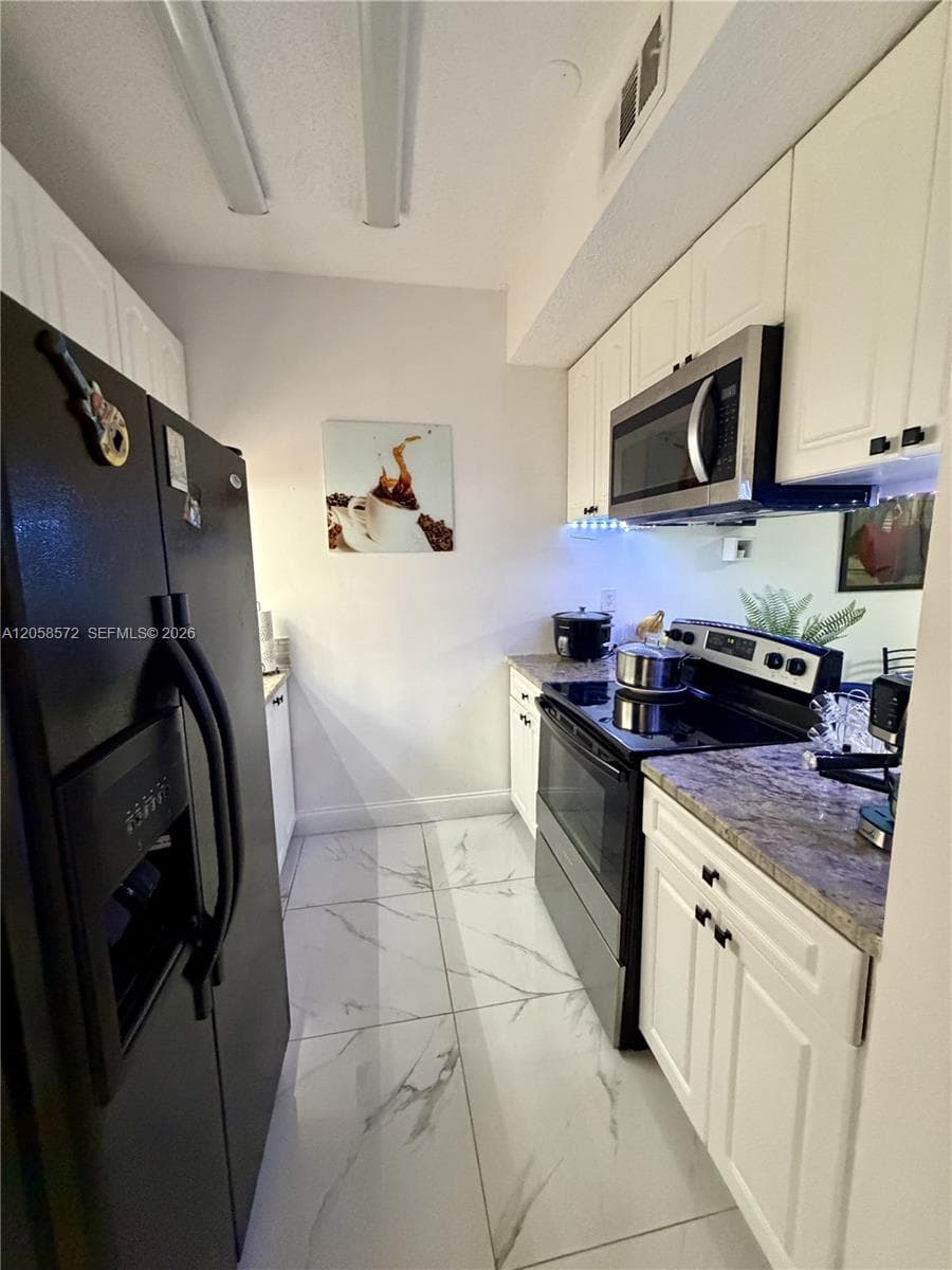 270 NW 71st Ave # 4, Miami FL 33126 photo 4