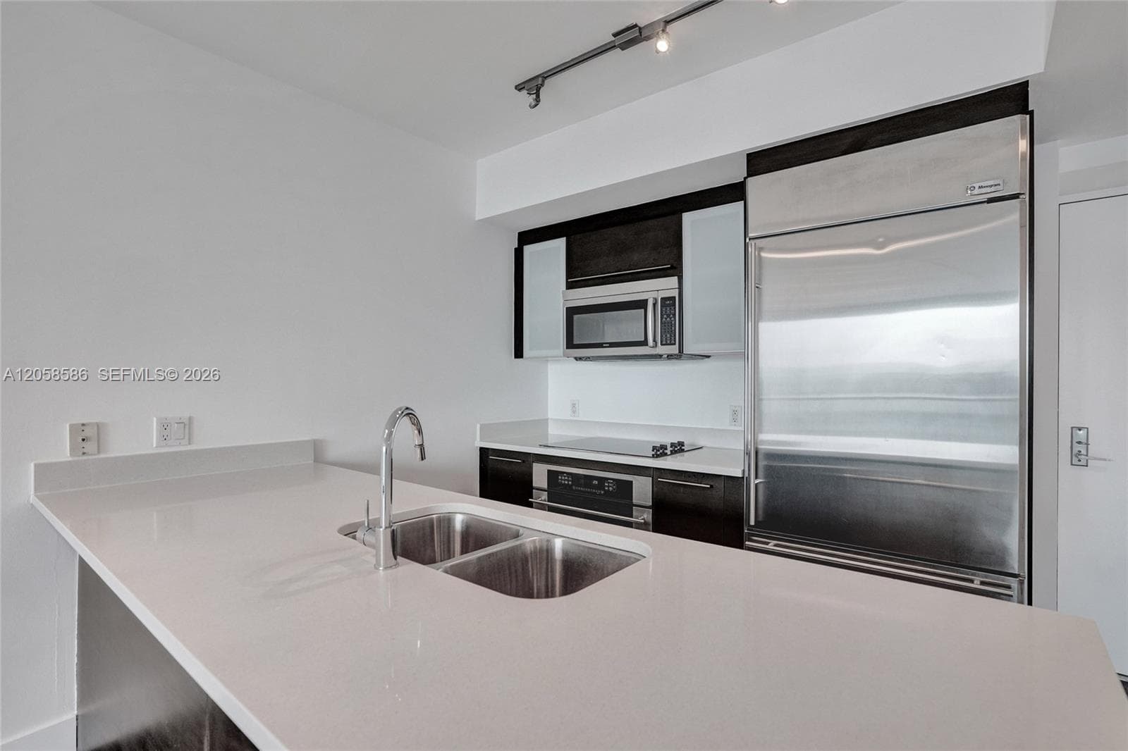 55 SE 6th St # 3604, Miami FL 33131 photo 3