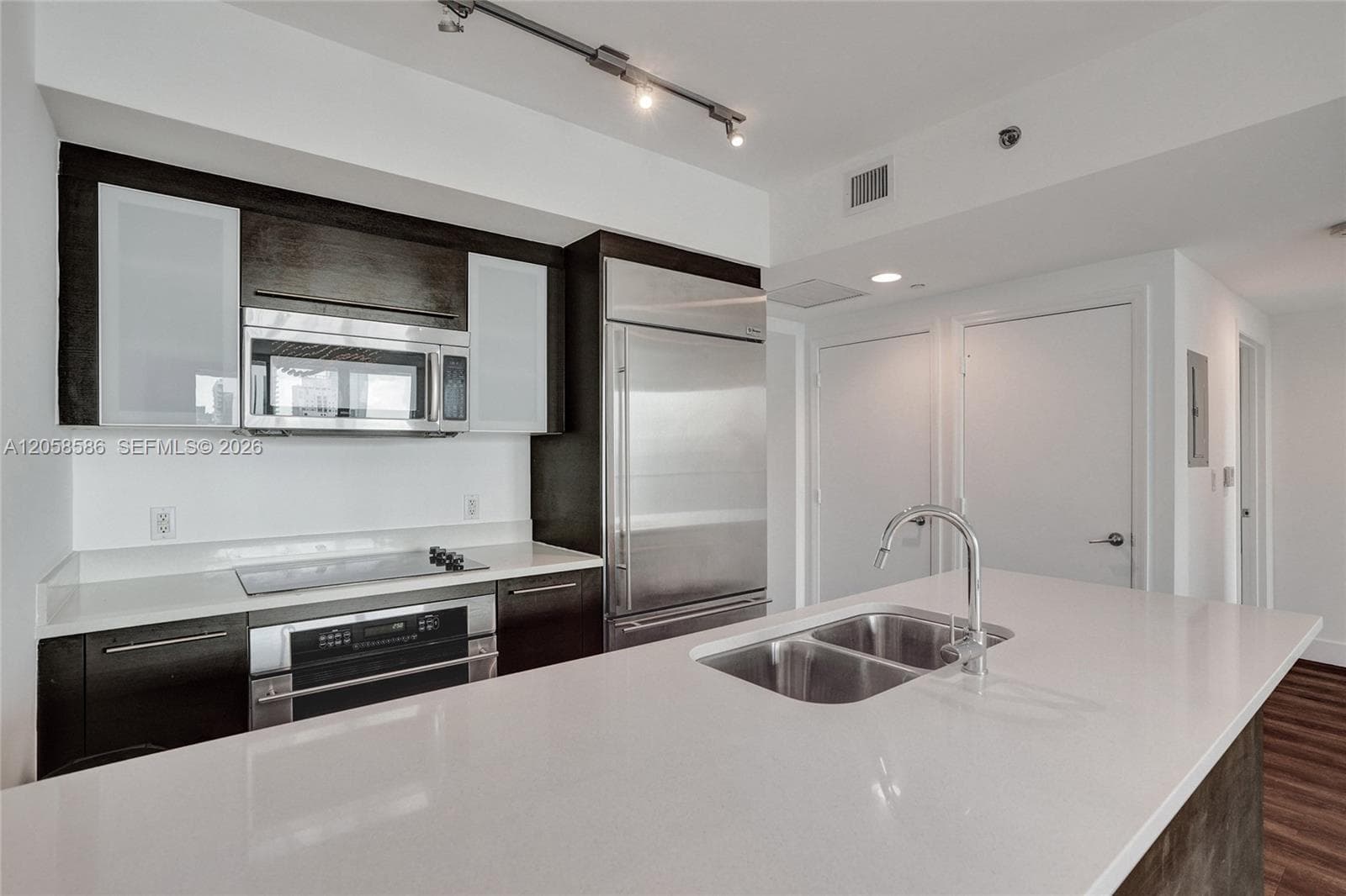 55 SE 6th St # 3604, Miami FL 33131 photo 4