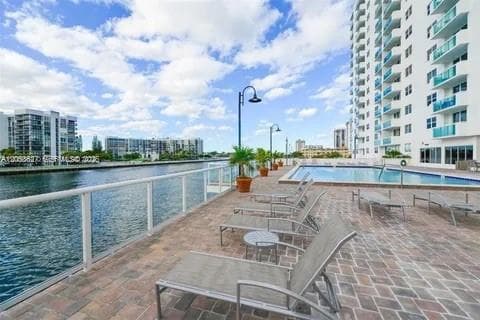 3000 S Ocean Dr # 518, Hollywood FL 33019
