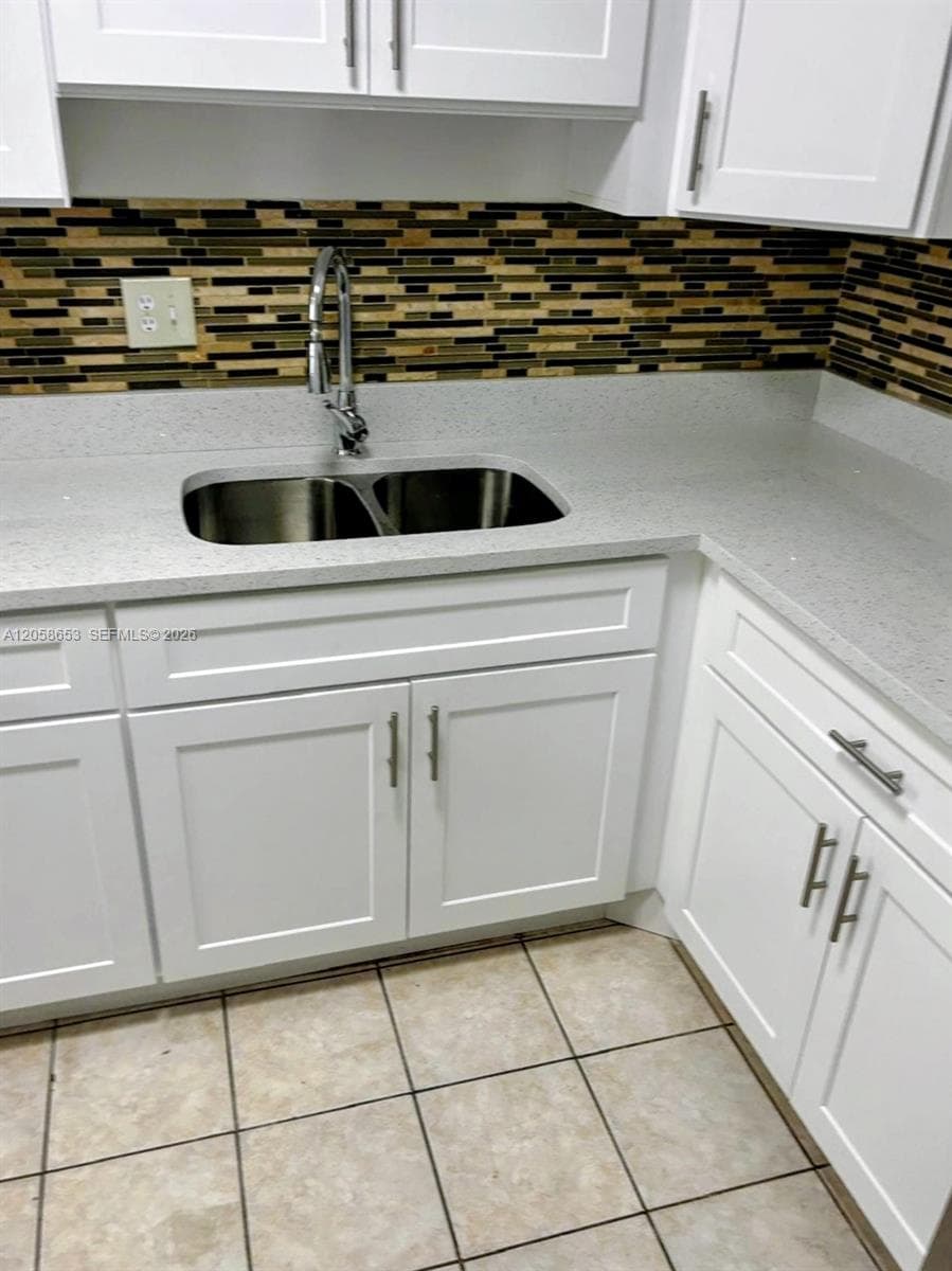 7911 N Colony Cir N # 202, Tamarac FL 33321 photo 2