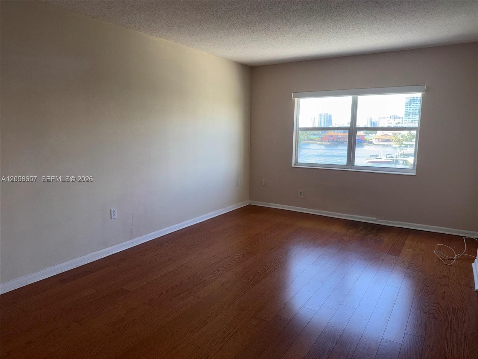 400 Kings Point Dr # 311, Sunny Isles Beach FL 33160 photo 5