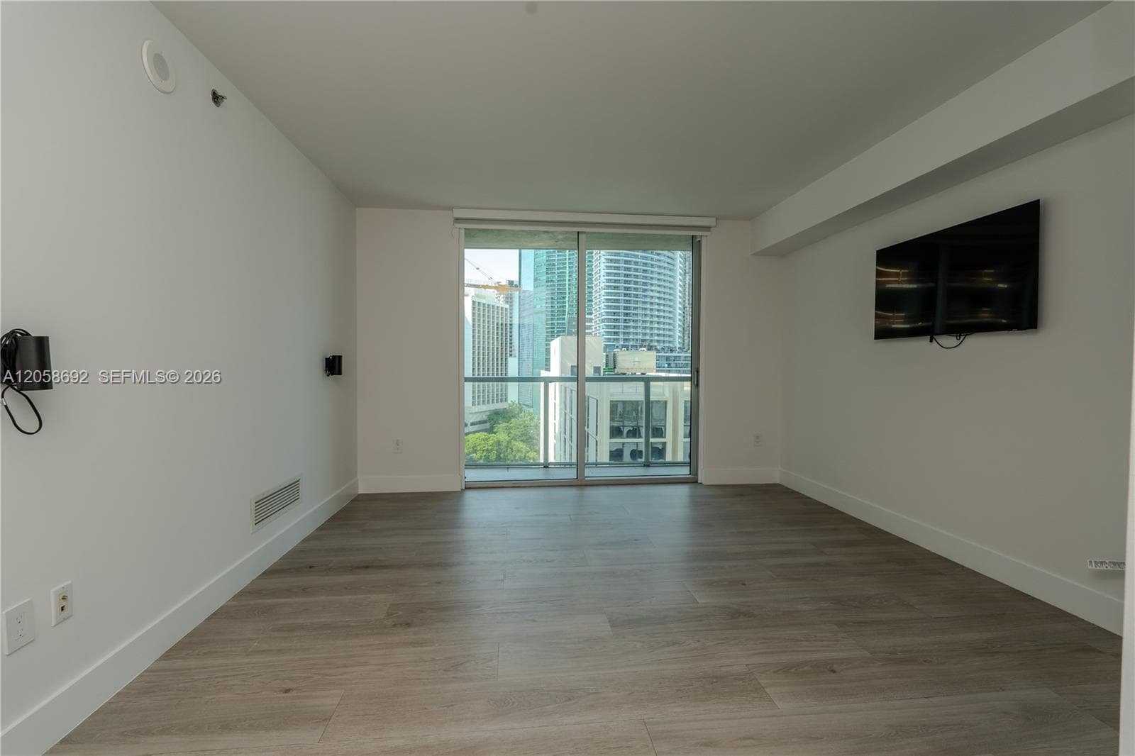 500 Brickell photo 4