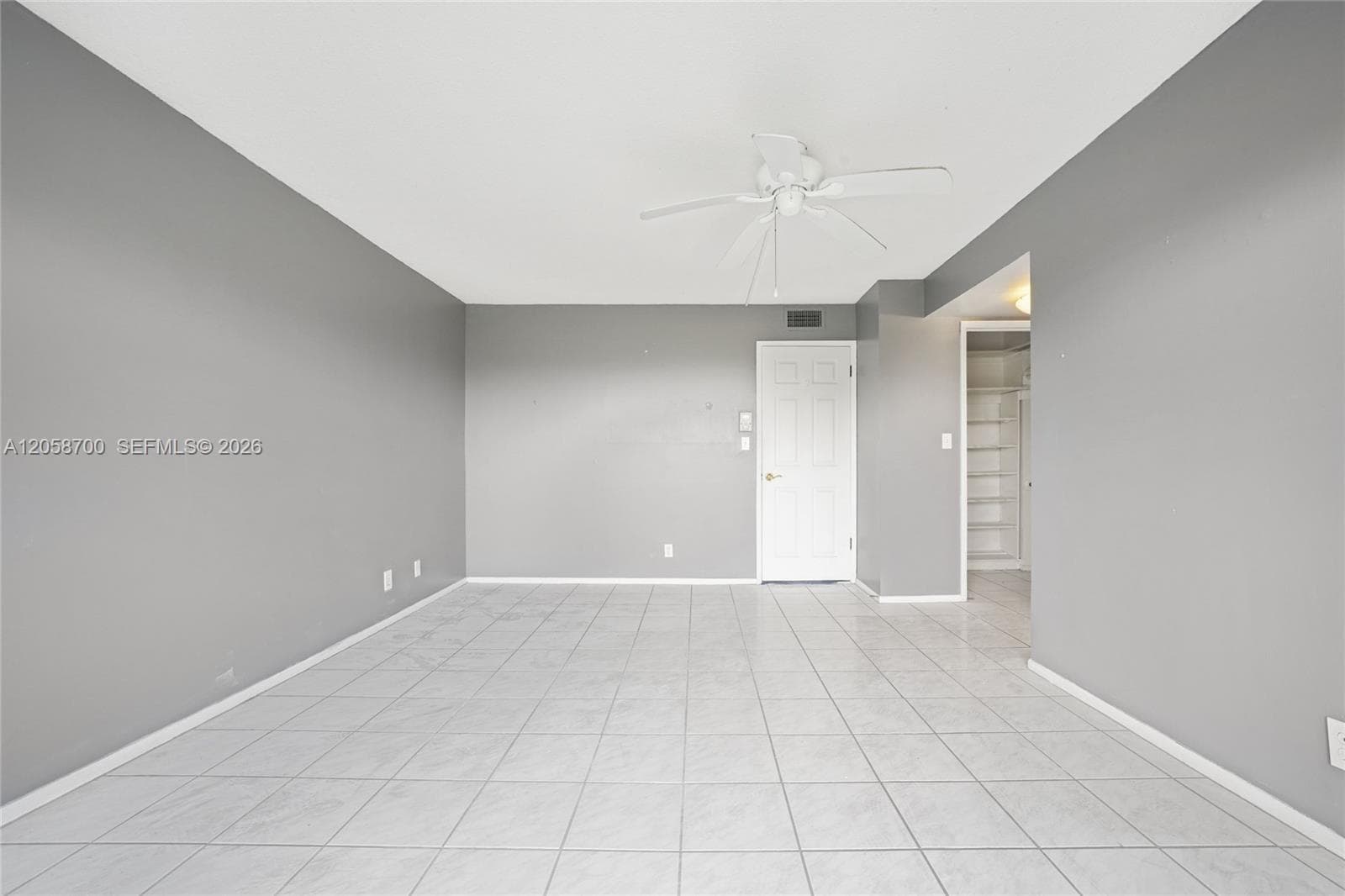 4800 Hillcrest Ln # 402, Hollywood FL 33021 photo 3