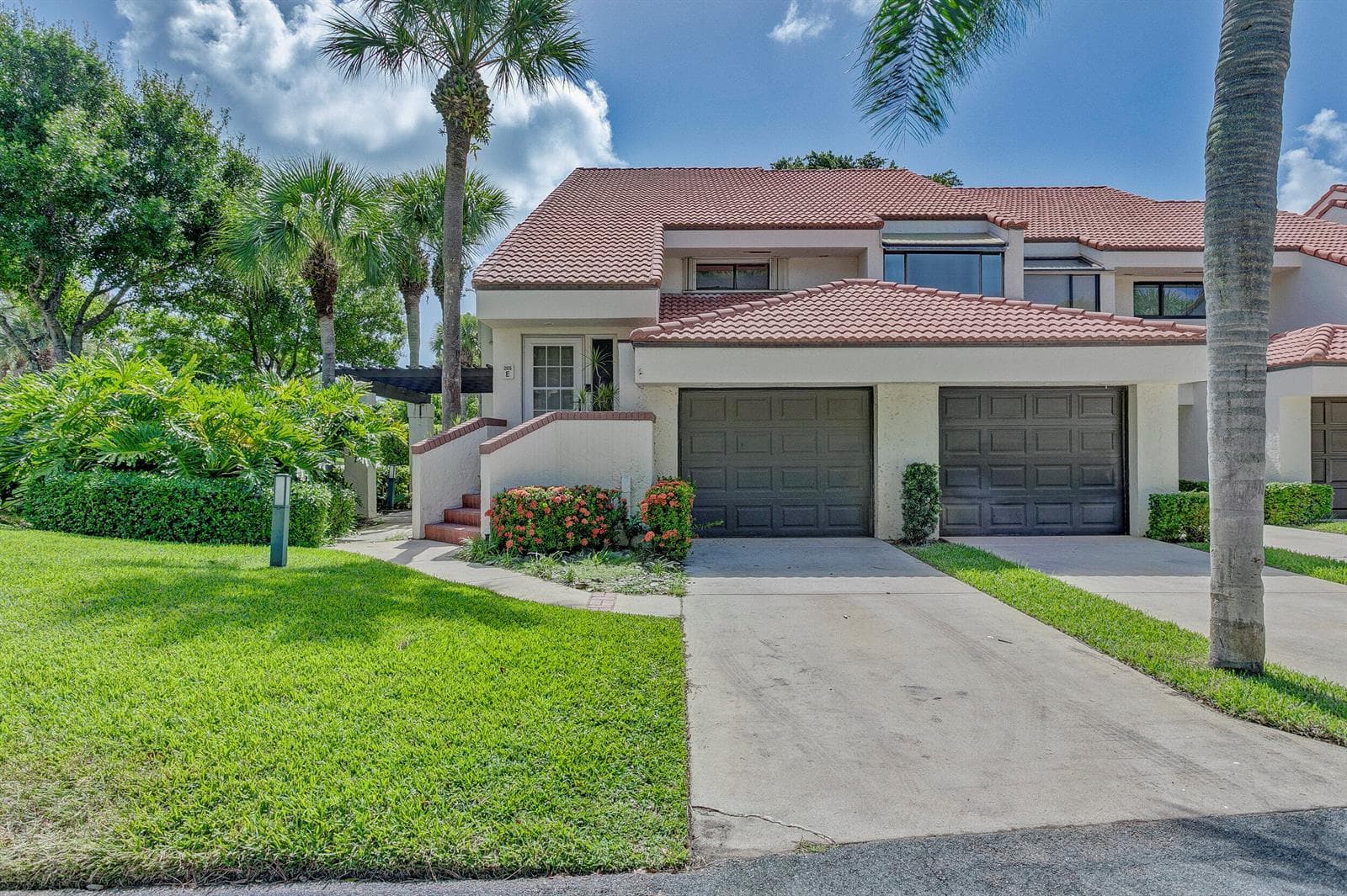 205 SEA OATS Drive, Juno Beach FL 33408 photo 2