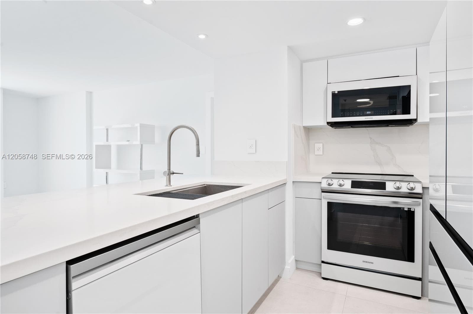 540 Brickell Key Dr # 719, Miami FL 33131 photo 4