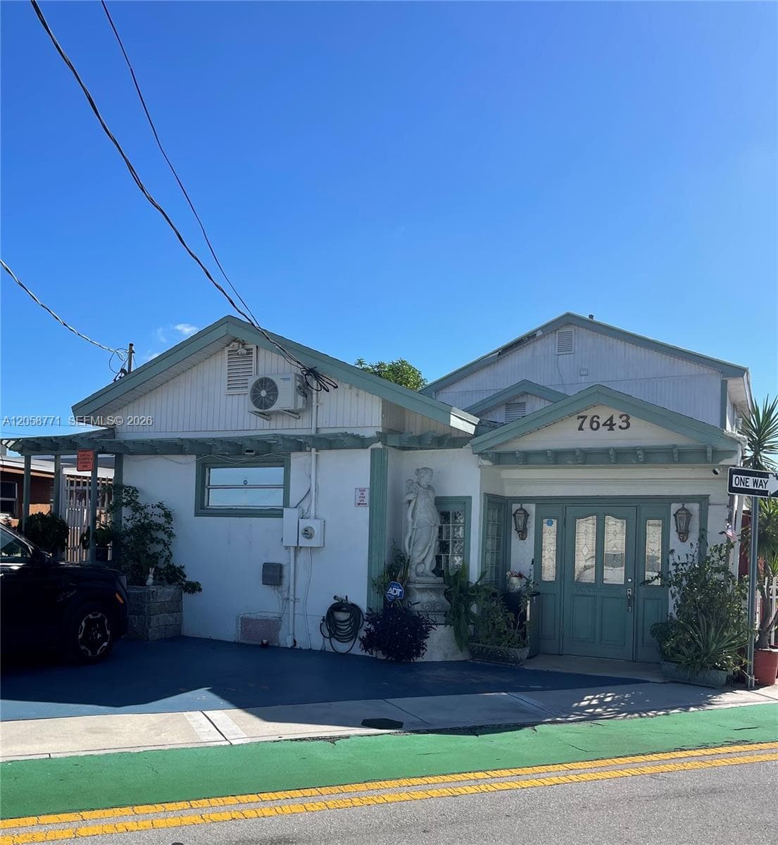 7643 NW South River Dr, Medley FL 33166 photo 4