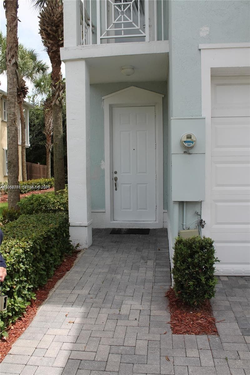 10770 NW 74th Ln, Doral FL 33178 photo 2