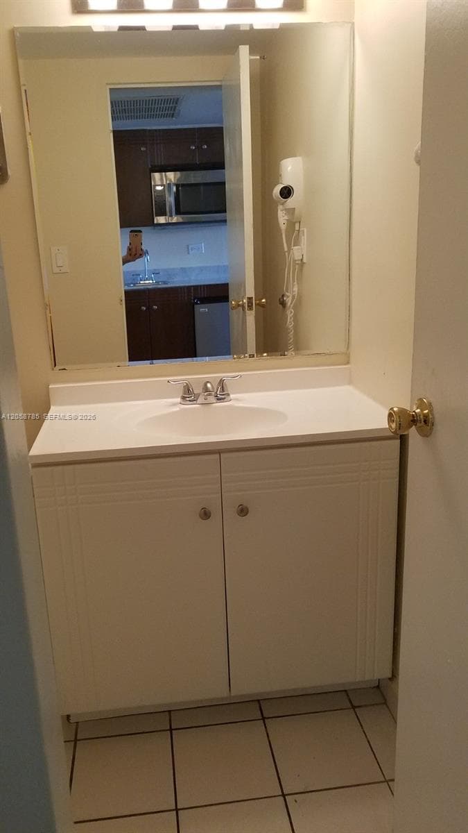 19201 Collins Ave # 429, Sunny Isles Beach FL 33160 photo 3