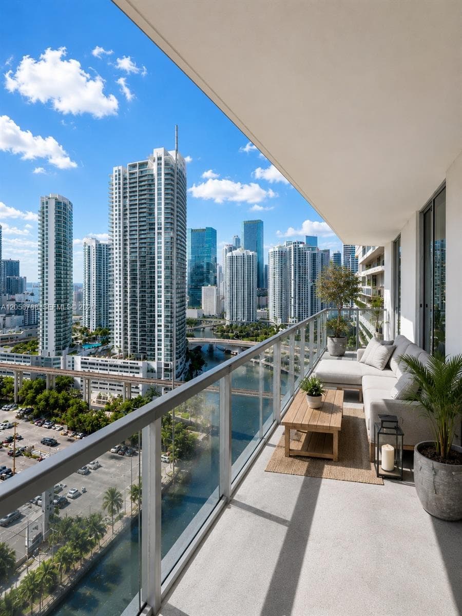 185 SW 7th St # 2503, Miami FL 33130 photo 2