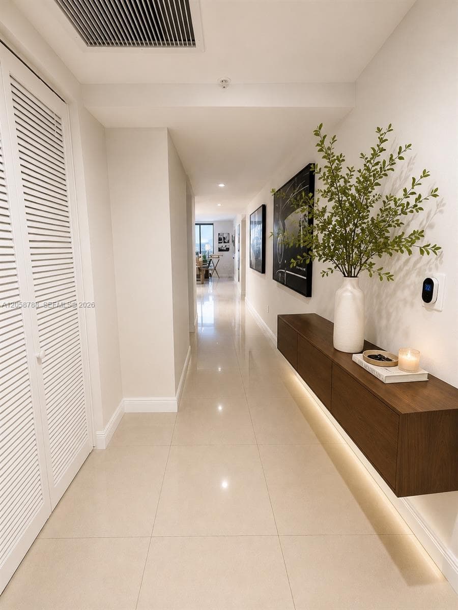 185 SW 7th St # 2503, Miami FL 33130 photo 3