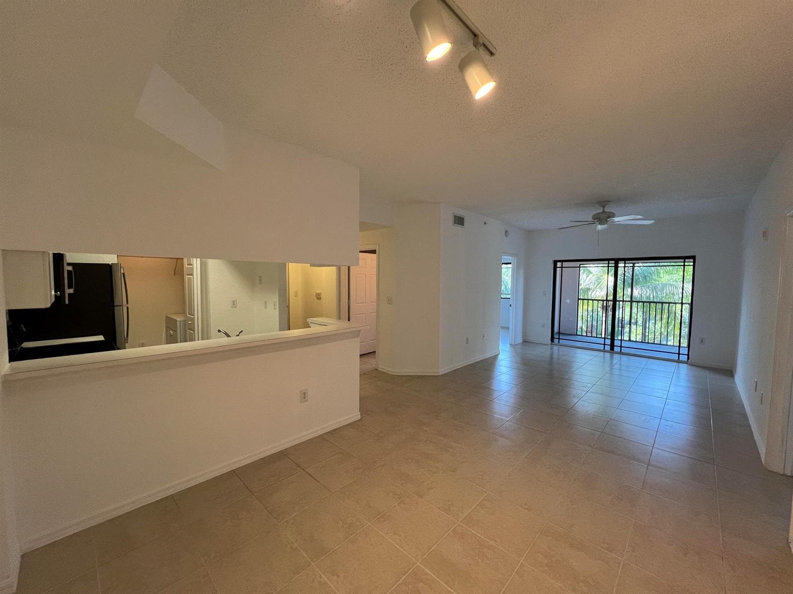 2812 GRANDE Parkway # 301, Palm Beach Gardens FL 33410