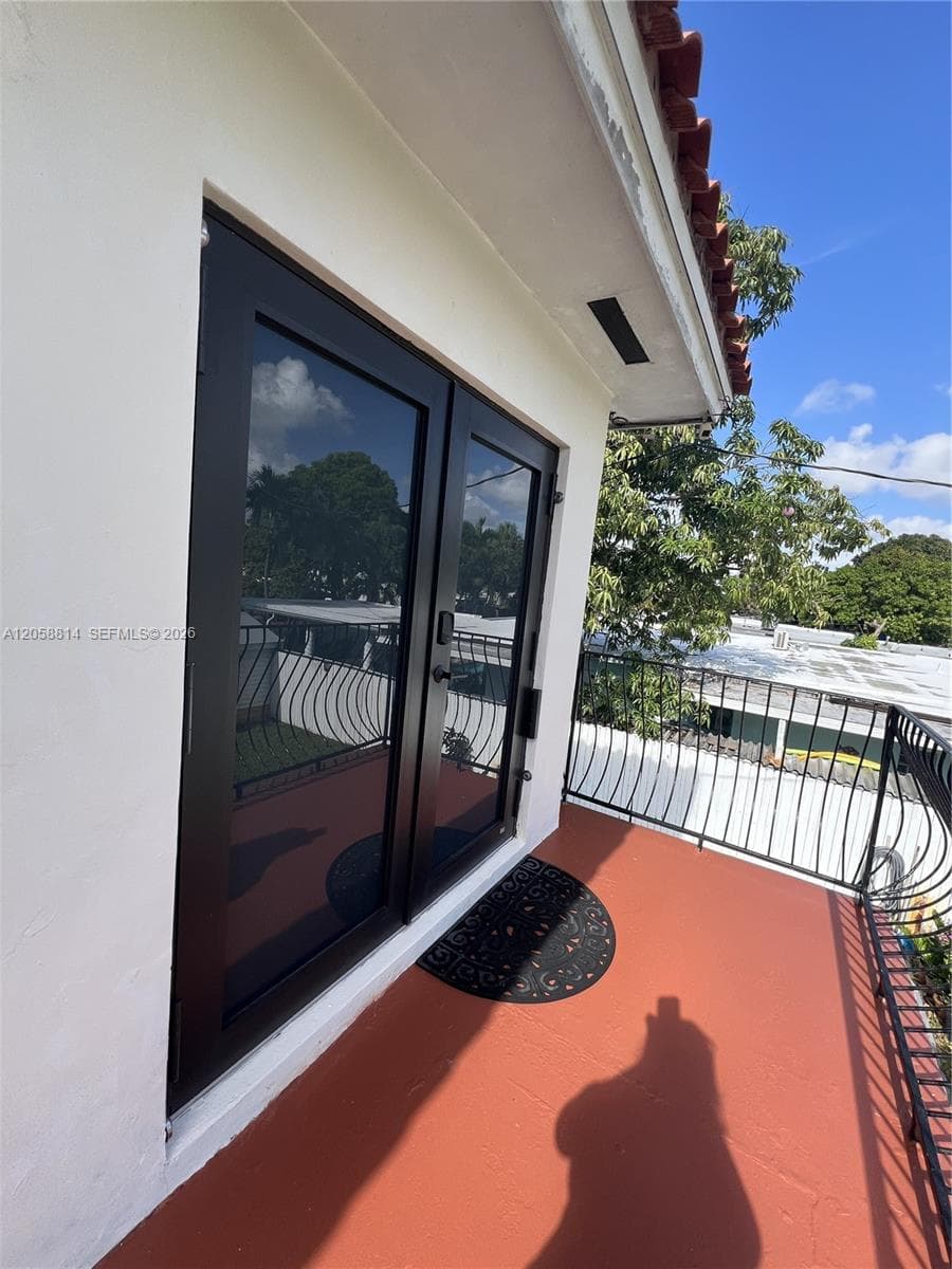 961 E 9th St, Hialeah FL 33010 photo 5
