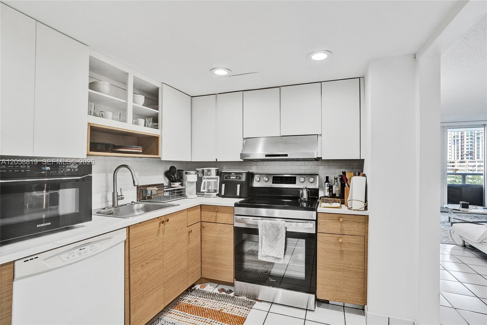 100 Bayview Dr # 401, Sunny Isles Beach FL 33160 photo 5