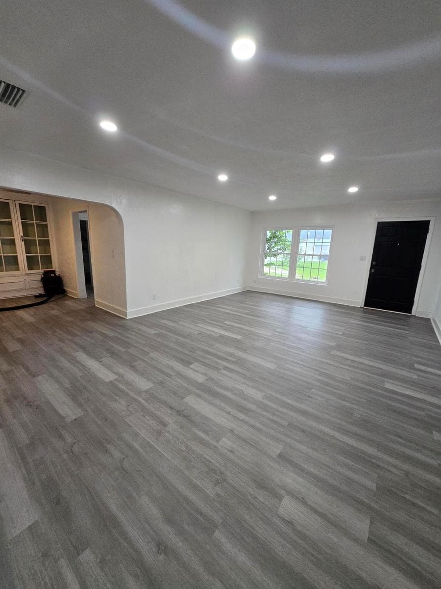 8305 HOGAN Road, Jacksonville FL 32216 photo 4
