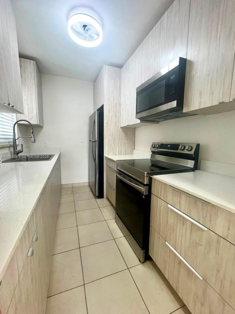 1679 NE 176 ST, North Miami Beach FL 33162 photo 2