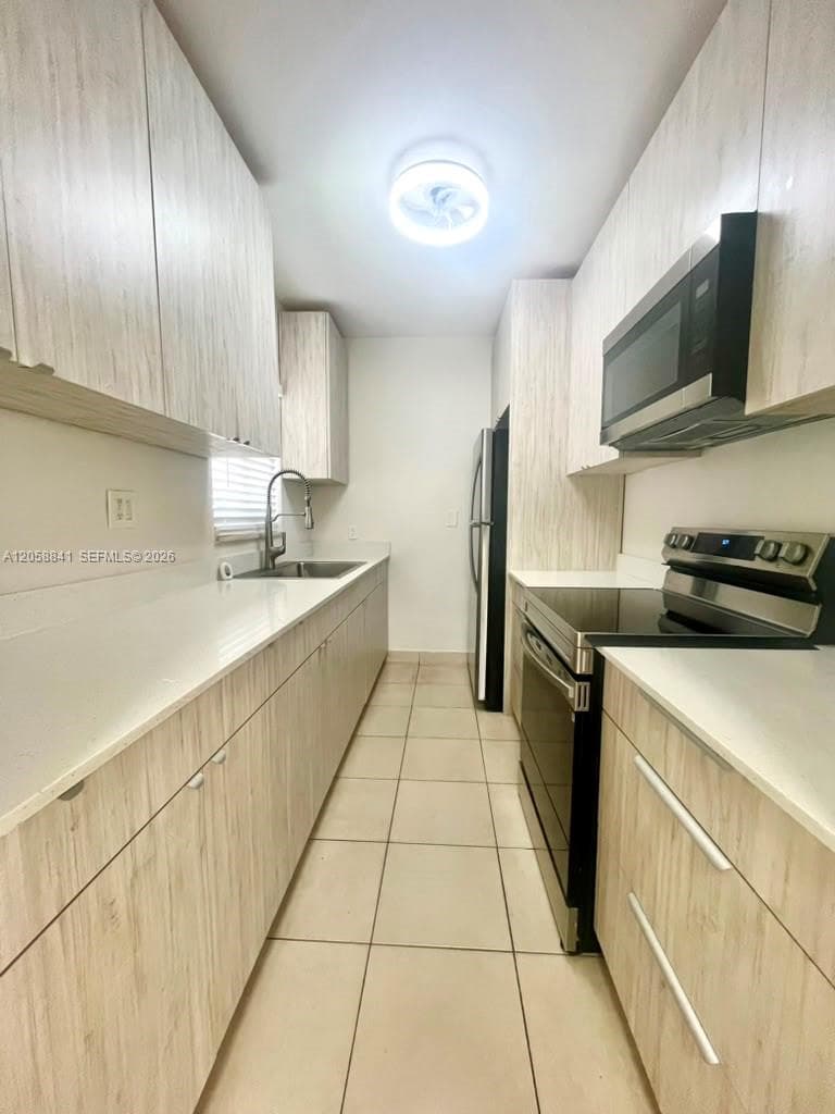 1679 NE 176 ST, North Miami Beach FL 33162