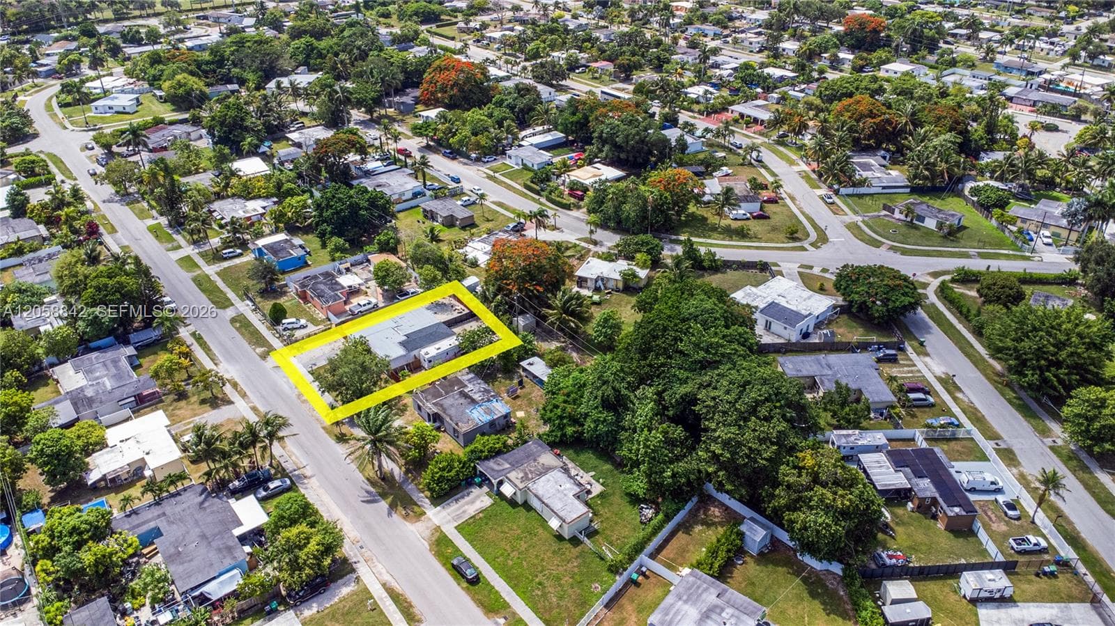 15431 Harding Ln, Homestead FL 33033 photo 2