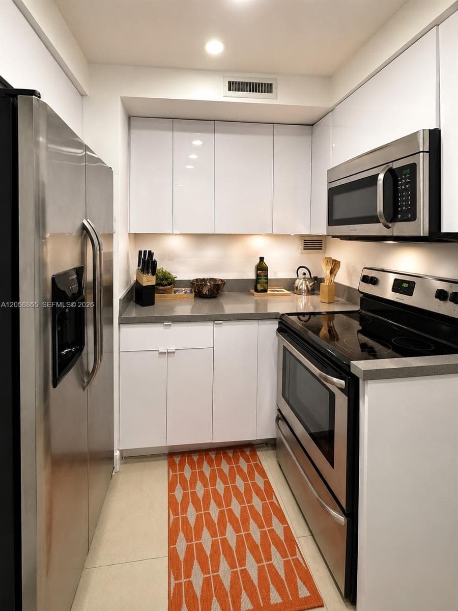 3505 S Ocean Dr # 411, Hollywood FL 33019