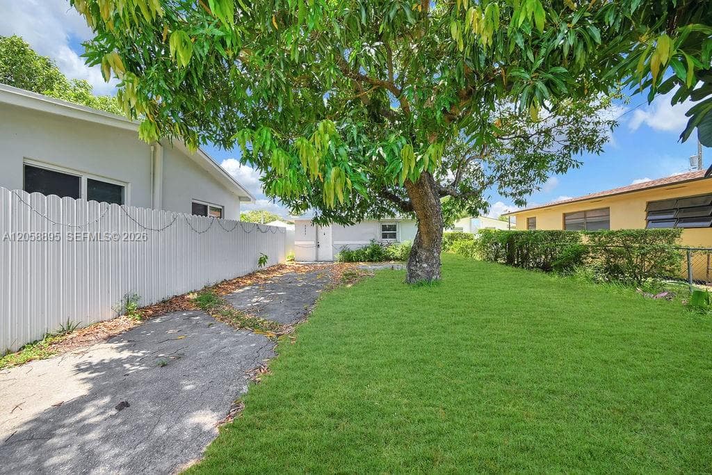 2925 NW 63rd St, Miami FL 33147 photo 3