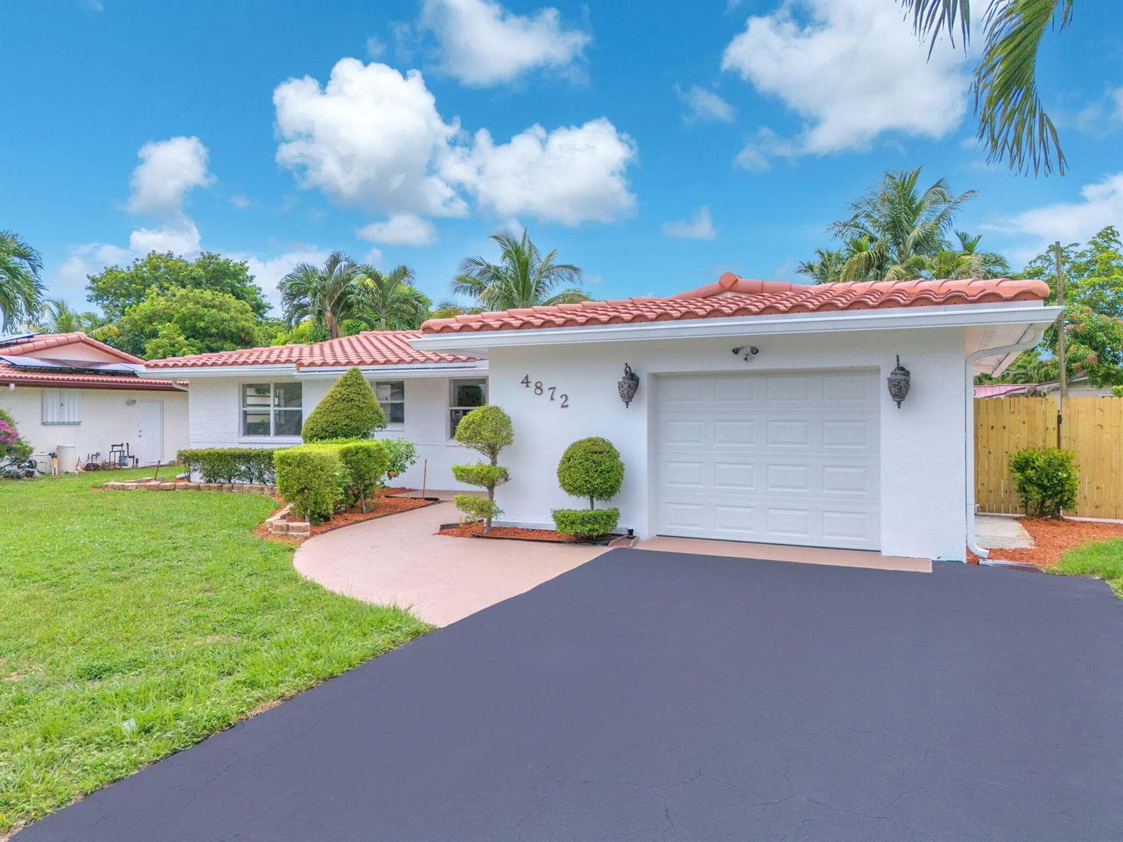 4872 NW 6TH Court, Plantation FL 33317