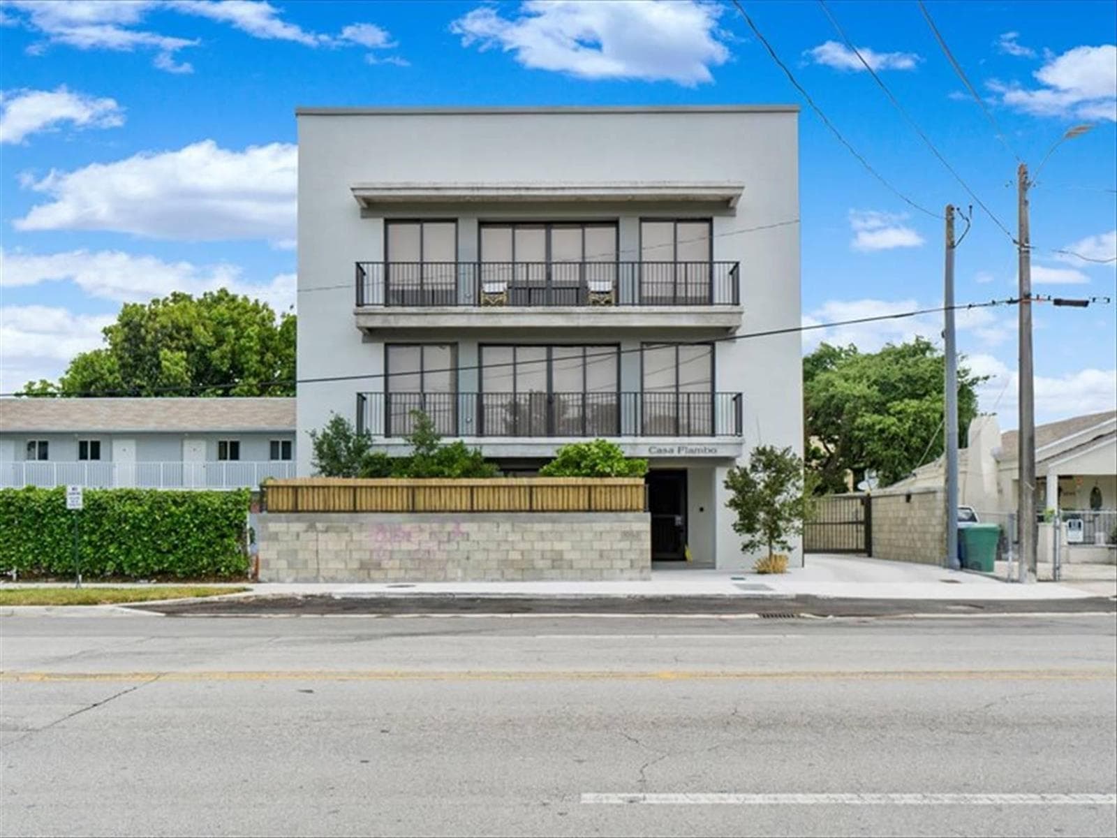 1053 NW 29th Street # Casa Flambo, Miami FL 33127 photo 2
