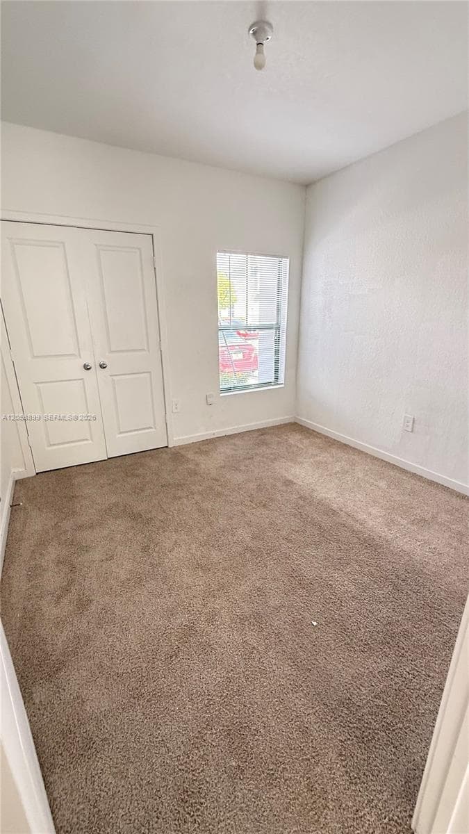322 NE 1st Dr, Florida City FL 33034 photo 4