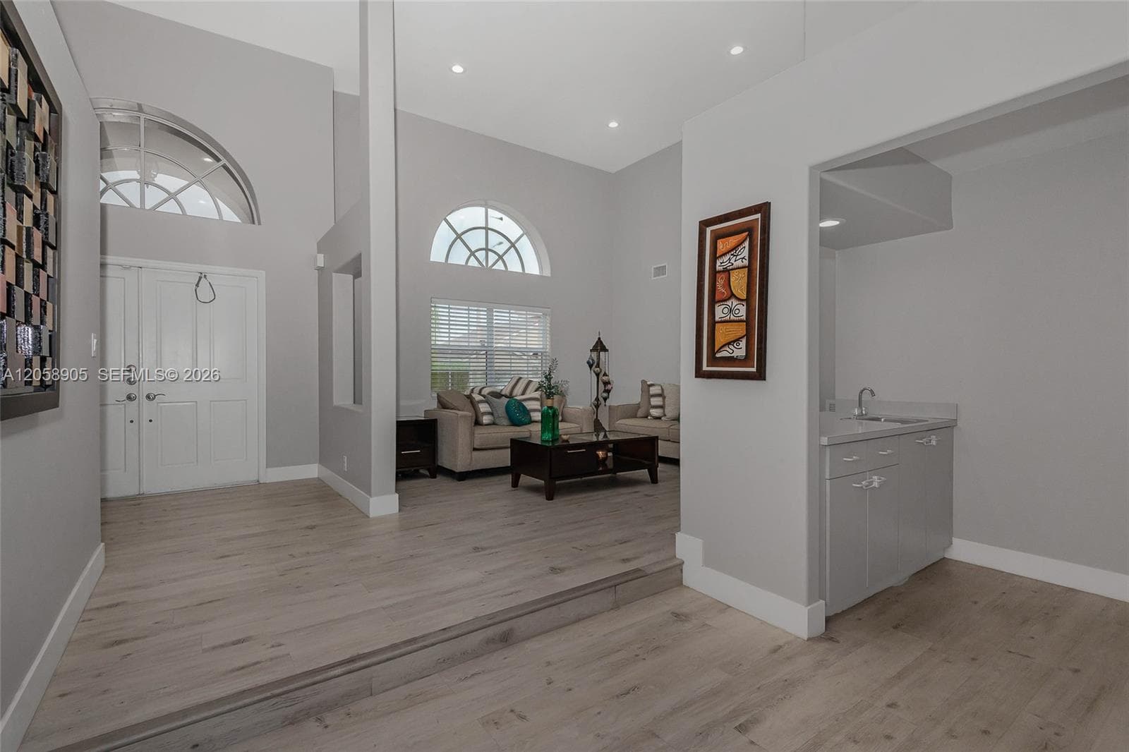 945 NW 202nd Ave, Pembroke Pines FL 33029 photo 4