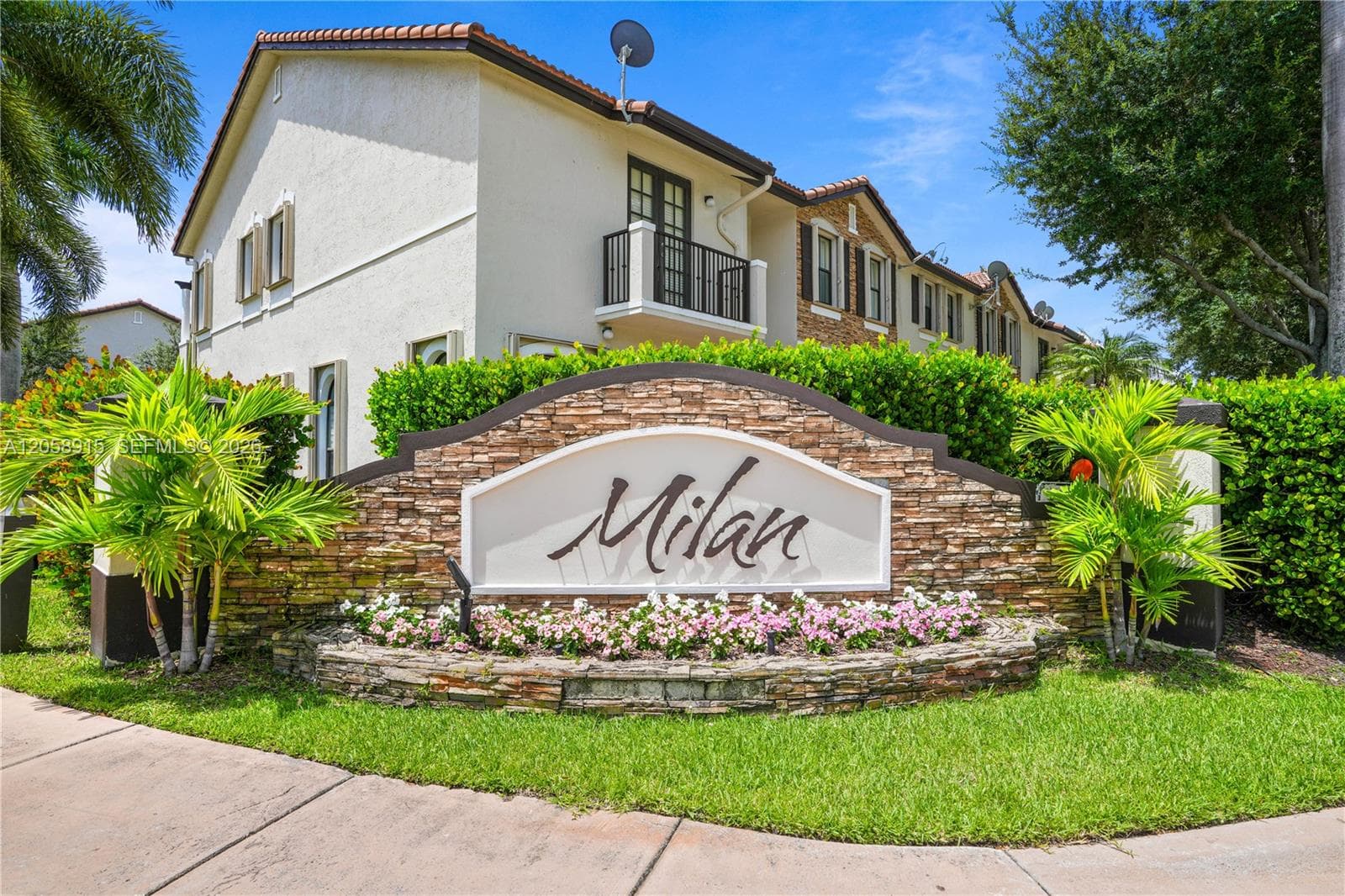 10341 NW 32nd Ter, Doral FL 33172 photo 2