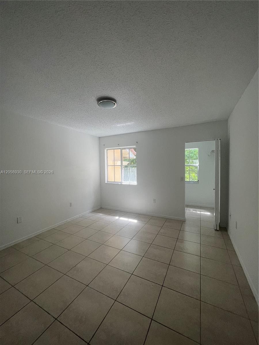 2427 Centergate Dr # 305, Miramar, FL 33025 photo 4
