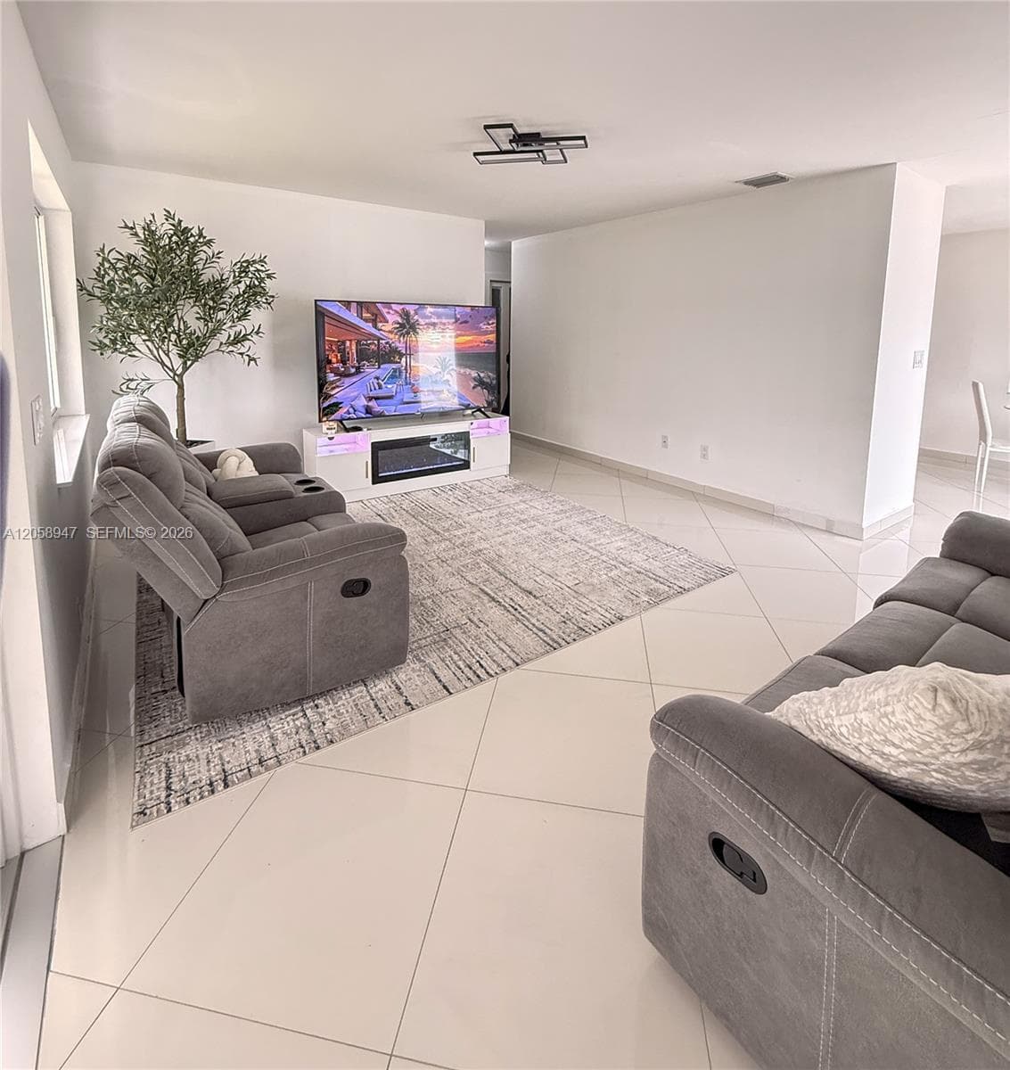 20130 SW 106th Ave, Cutler Bay FL 33189 photo 4
