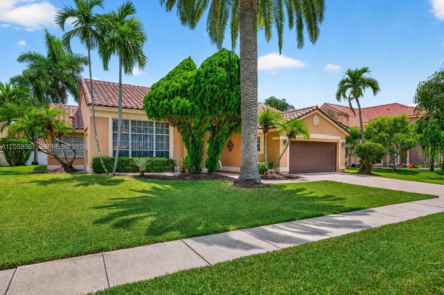 19352 NW 11th St, Pembroke Pines FL 33029 photo 2