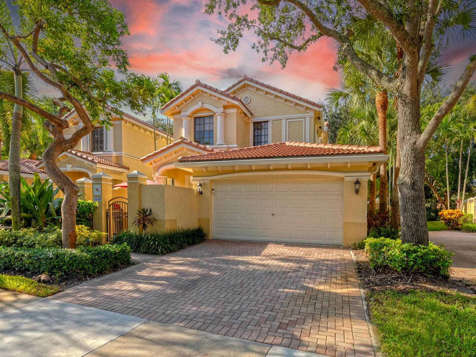 1639 PASSION VINE Circle # 4, Weston FL 33326