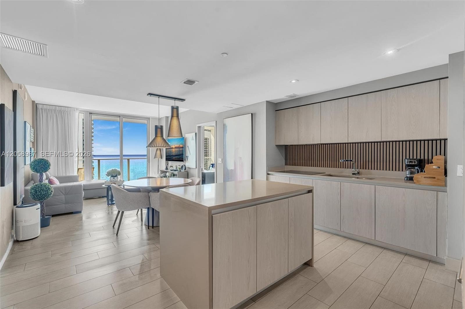4010 S Ocean Dr # R3305, Hollywood FL 33019