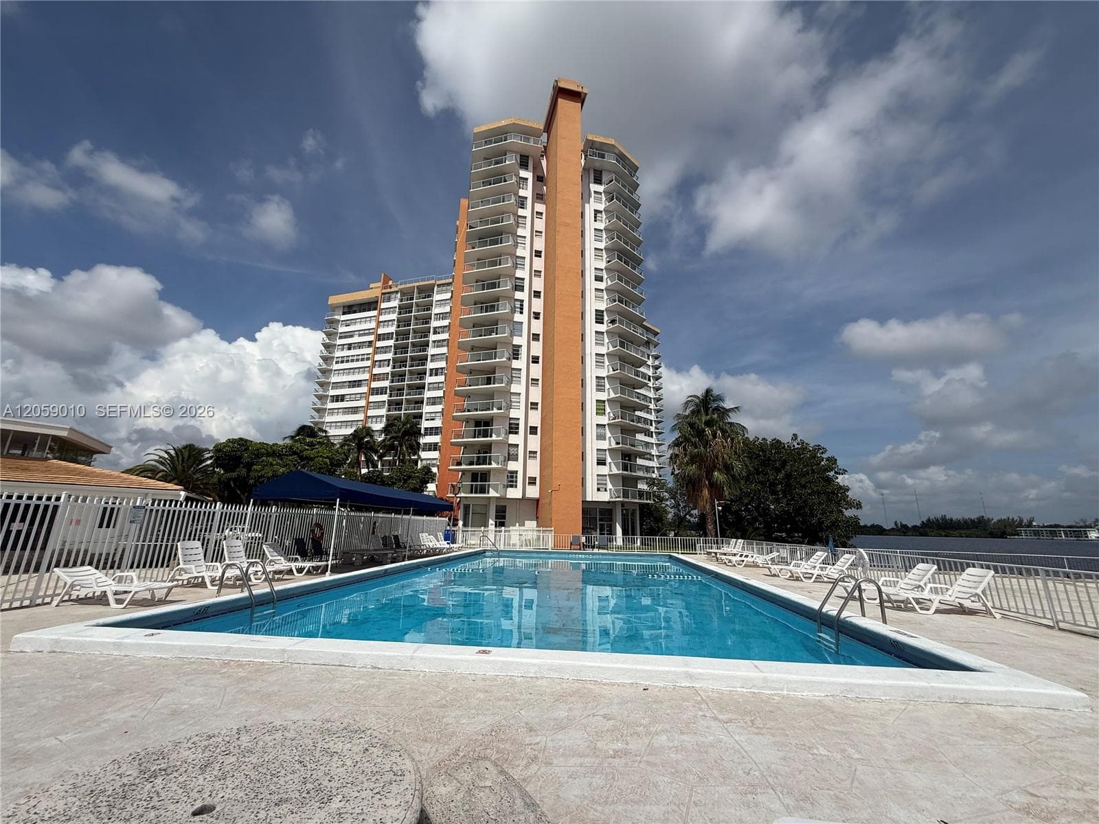 1351 NE Miami Gardens Dr # 1215E, Miami FL 33179 photo 3