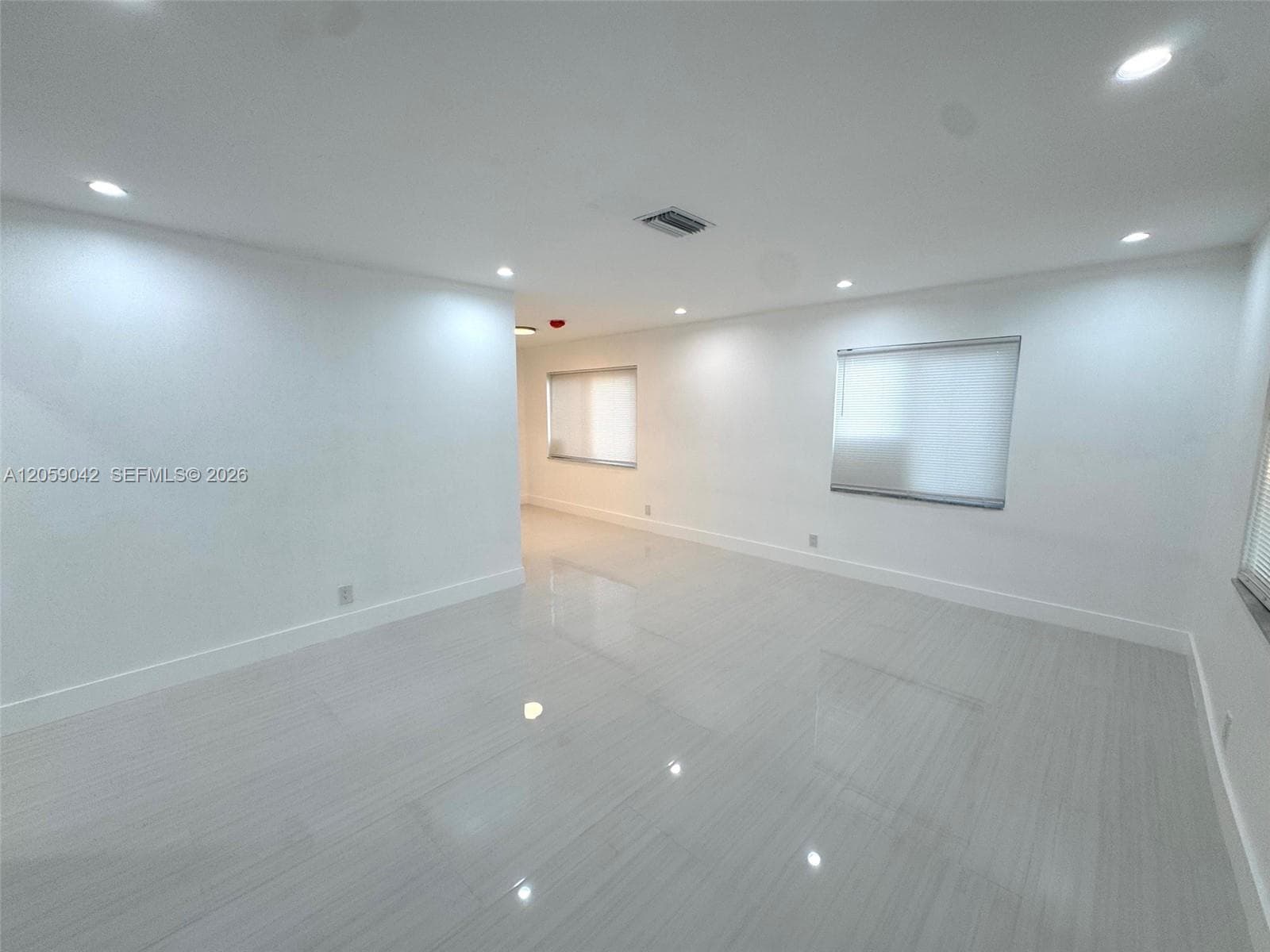 105-107 NE 30th Ct # 105, Wilton Manors FL 33334 photo 4