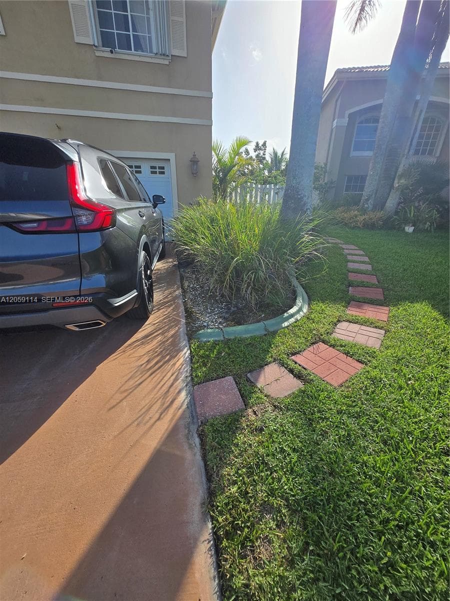 19130 NW 10th St, Pembroke Pines FL 33029 photo 5