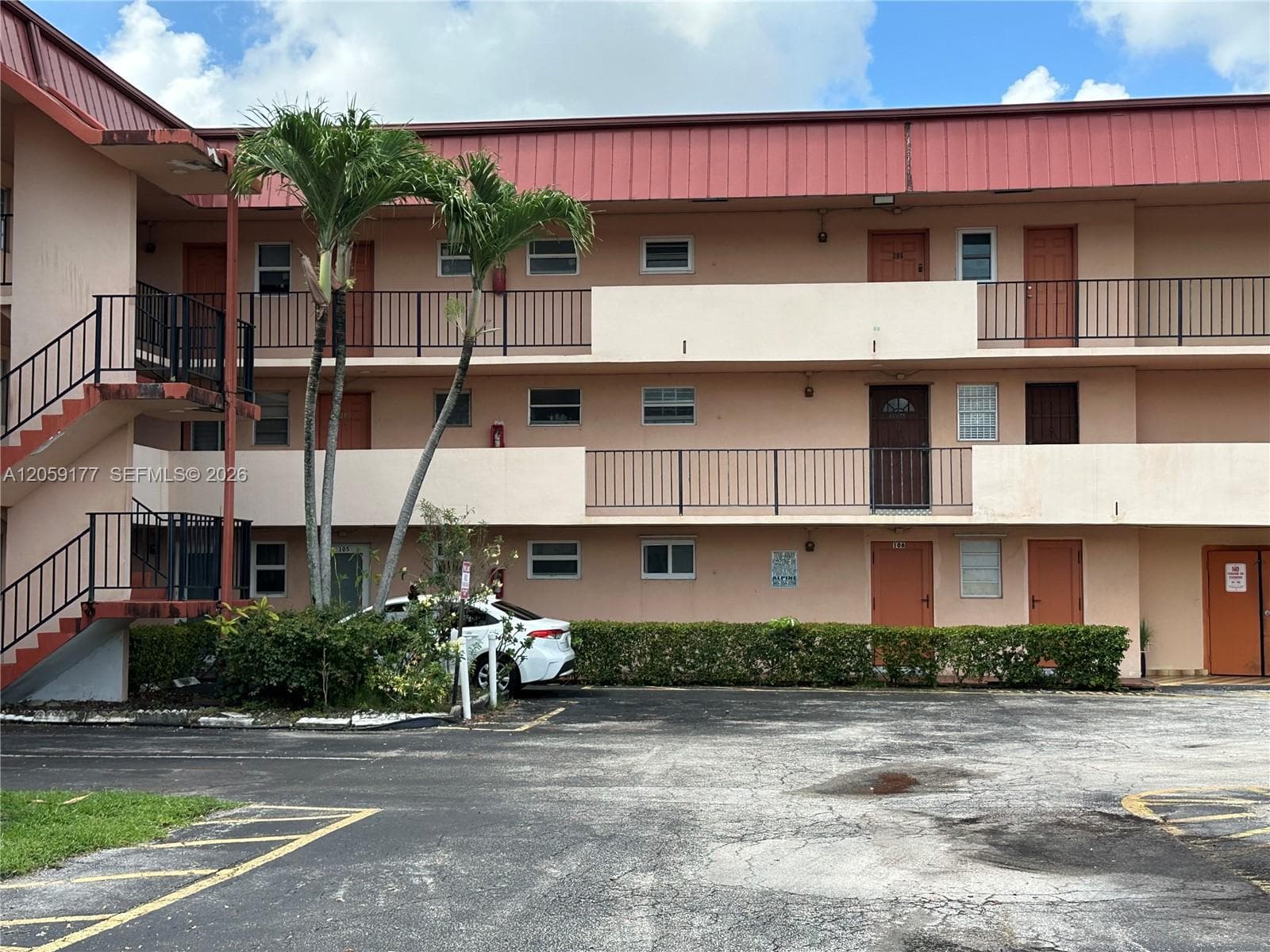 19001 NE 14th Ave # 121, Miami FL 33179