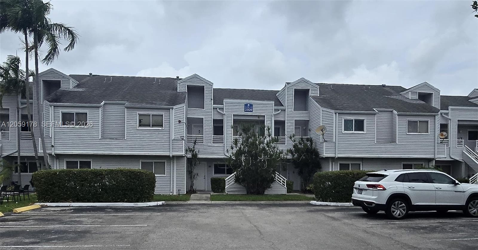 3409 NW 44th St # 201, Oakland Park FL 33309 photo 2