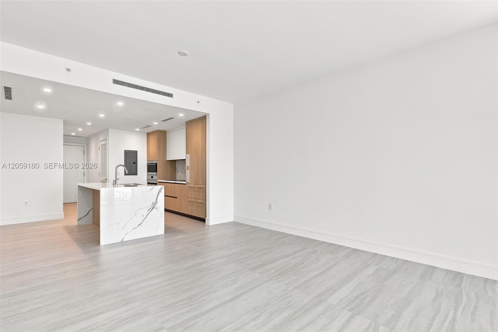 2411 Laguna Circle # 1107, North Miami FL 33181 photo 2